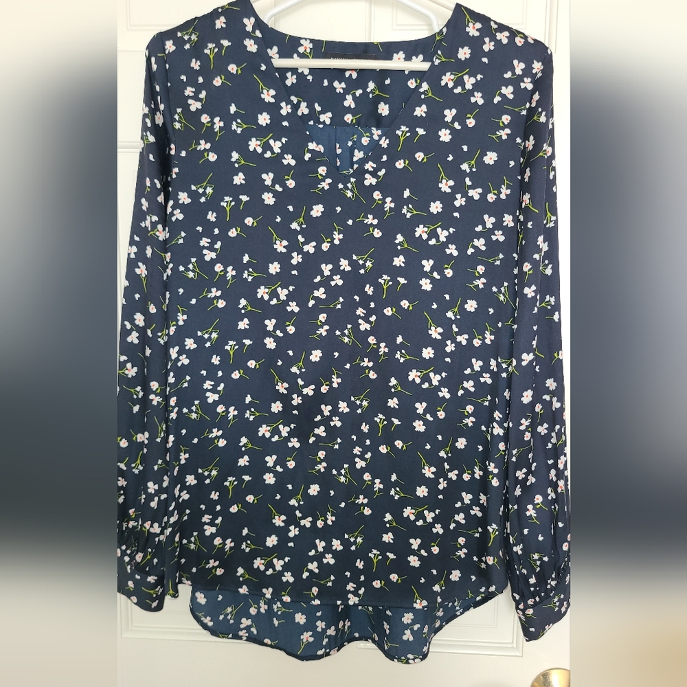 Banana Republic Navy Floral V-Neck Long Sleeve Top